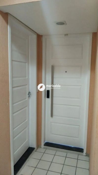 Apartamento à venda em Barro Vermelho, Natal.