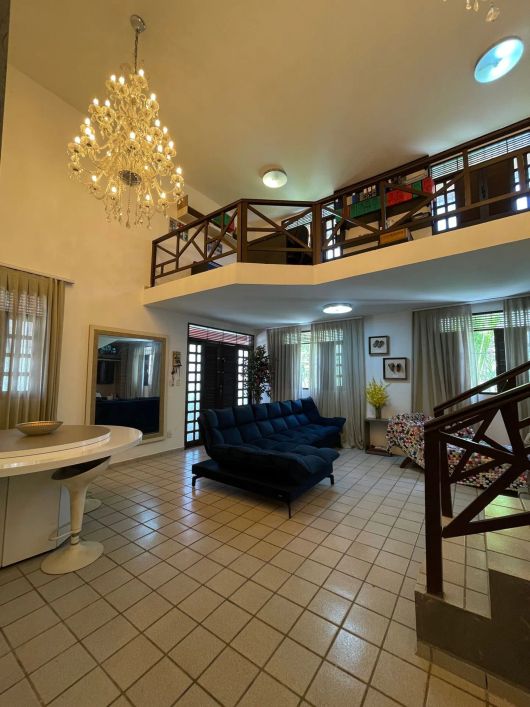 Casa à venda com 4 suítes em Candelária - Natal - RN