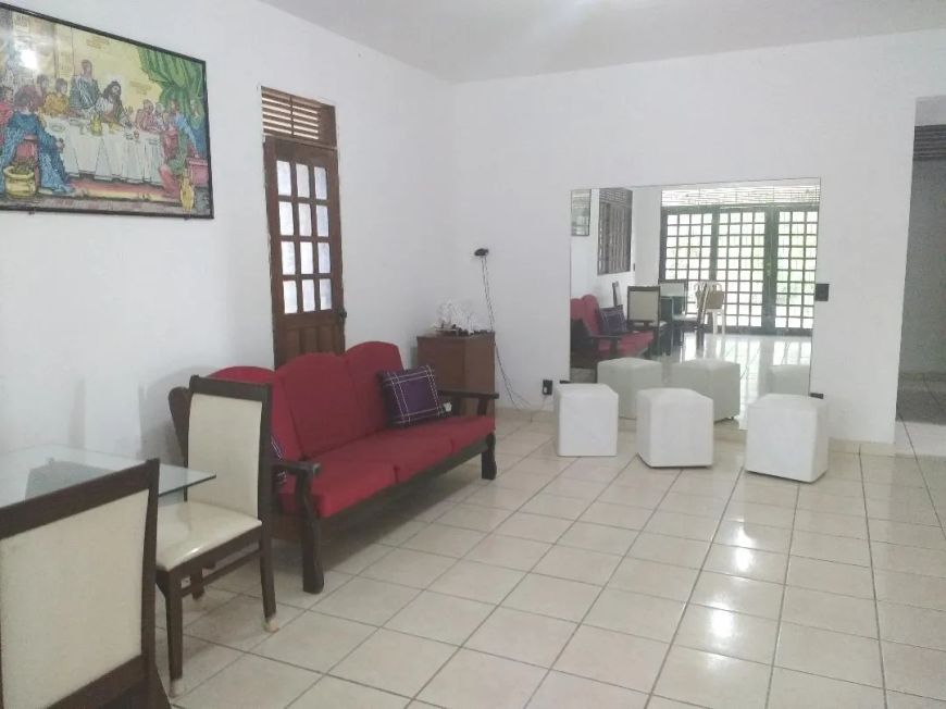 Casa com ponto comercial