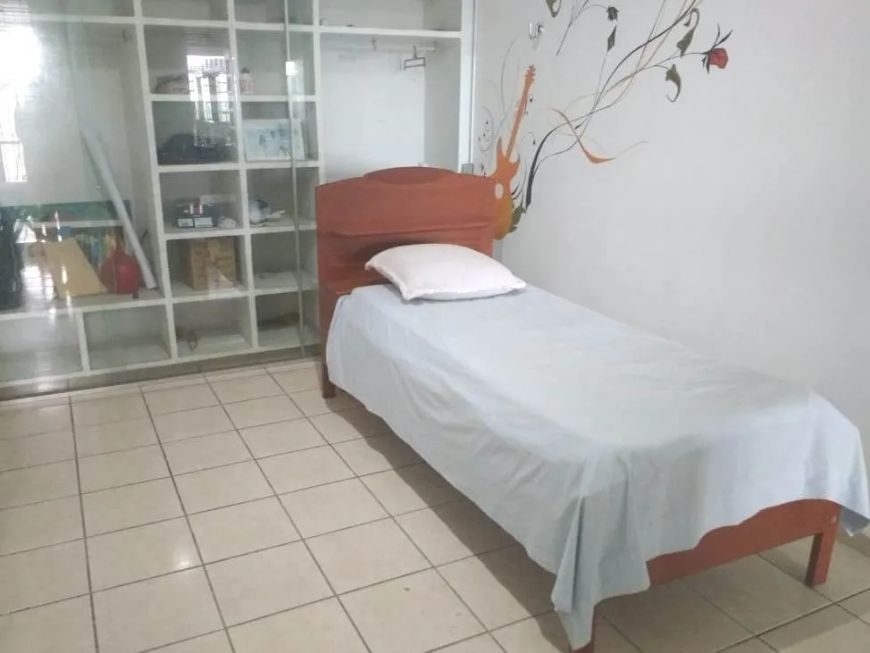 Casa com ponto comercial