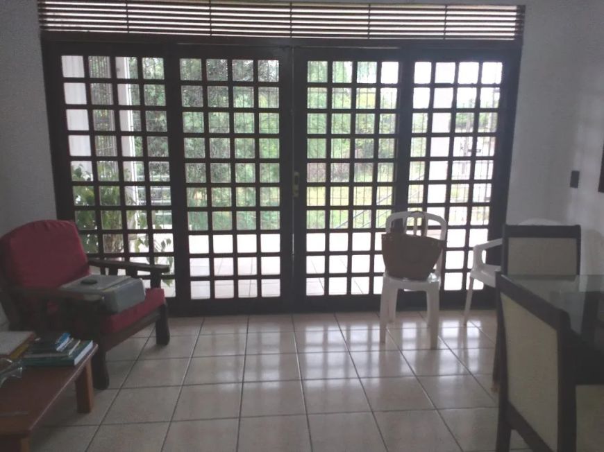 Casa com ponto comercial