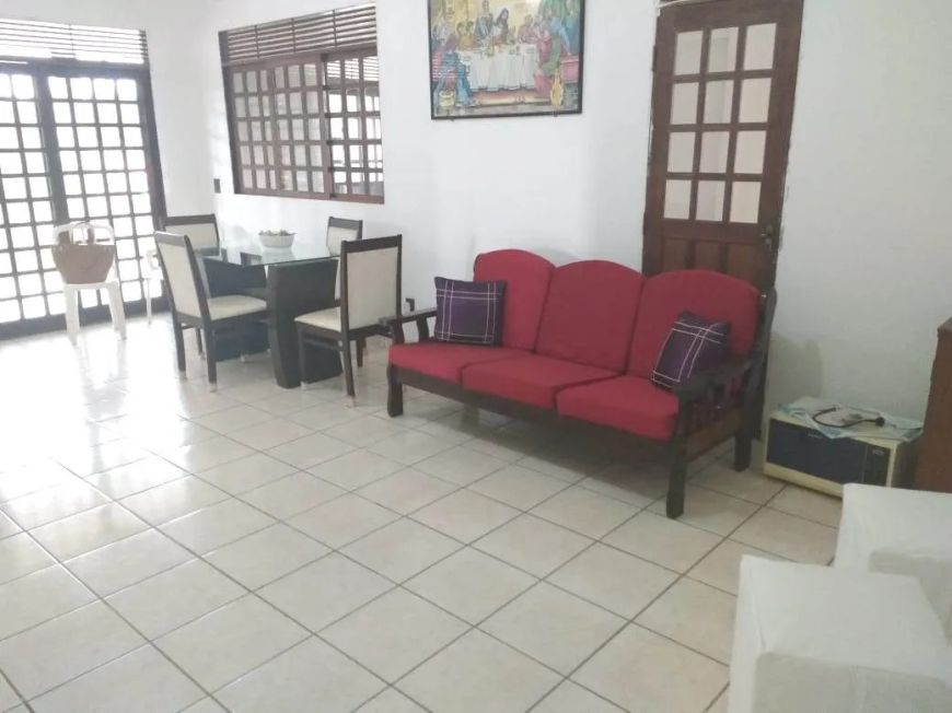 Casa com ponto comercial
