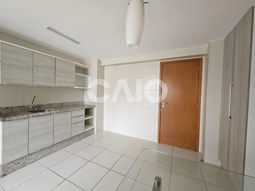 Apartamento no condomínio Royal Palms