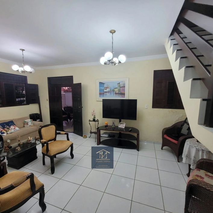 Casa a venda com 05 quartos , 03 com suites em Neópolis - Natal - RN