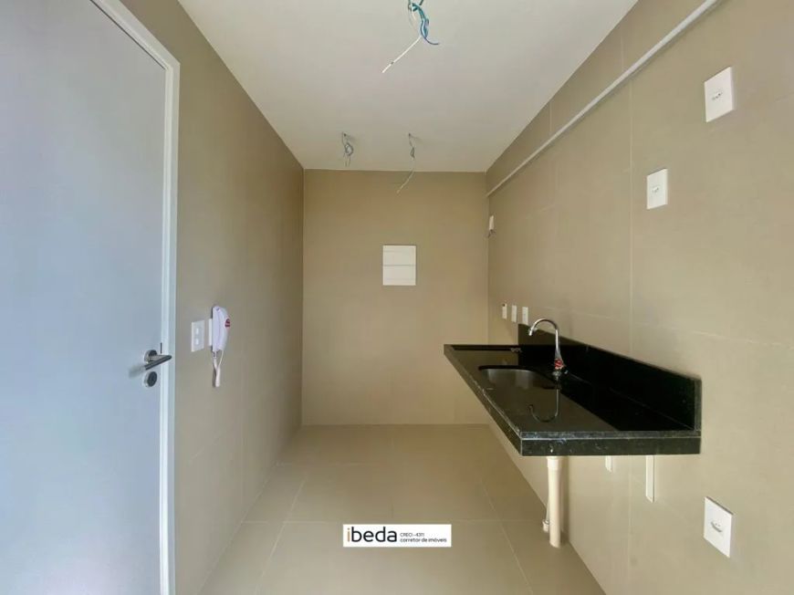 Apartamento com 3 quartos à venda em Natal