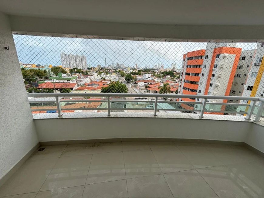 Apartamento a venda no Condomínio Royal Palms com 3 suítes mais dependência completa em Capim Macio.