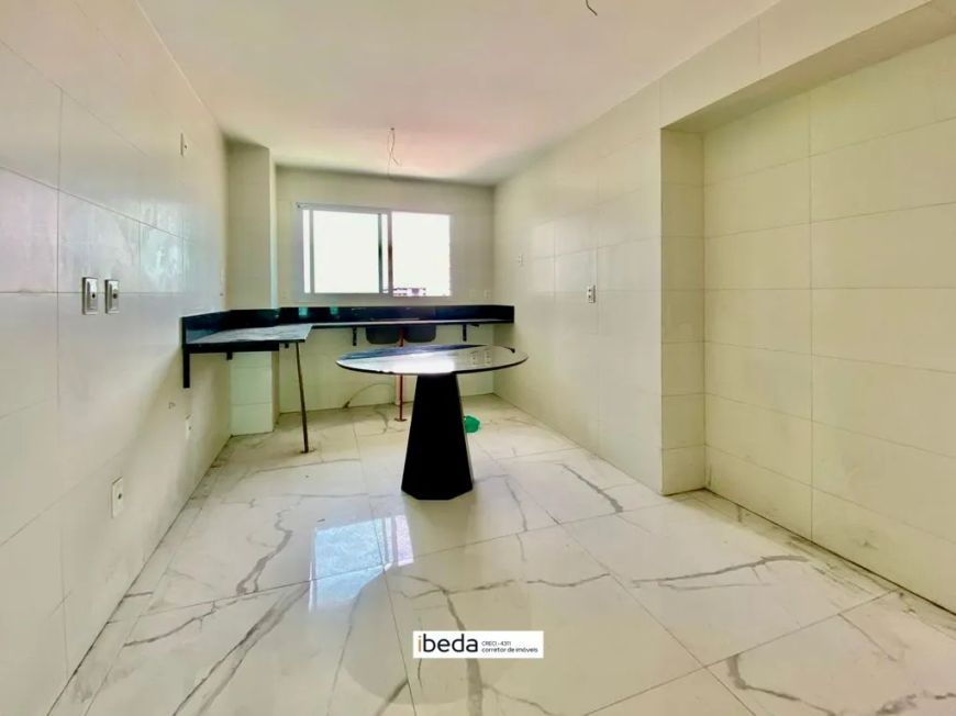 Apartamento com 3 quartos à venda em Natal