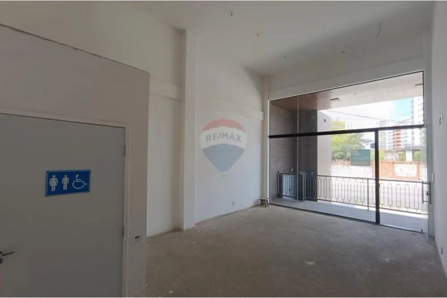 Se você está buscando uma sala comercial de frente para a avenida Jaguarari em Natal, essa é a sua c