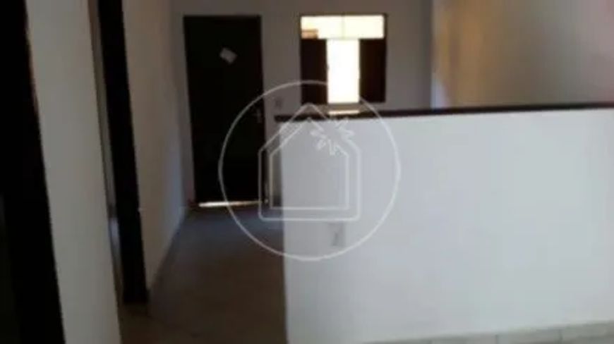 10 casas no bairro Pajuçara.