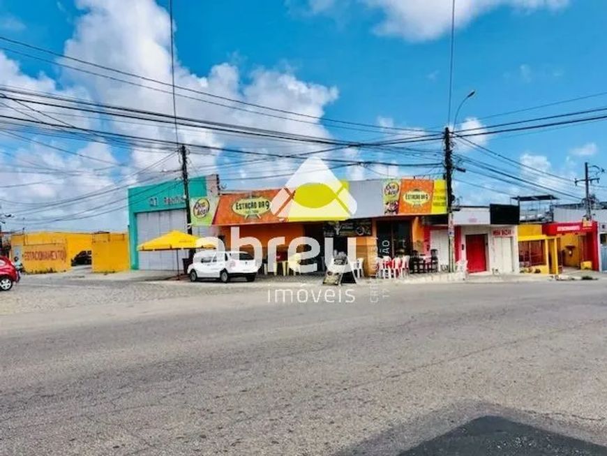 Prédio comercial à venda no Alecrim