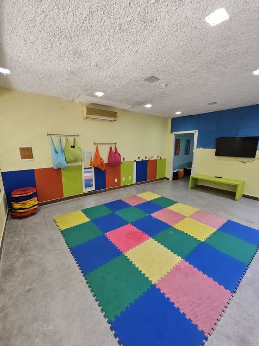 Casa para venda tem 243 metros quadrados em Alecrim - Natal - RN