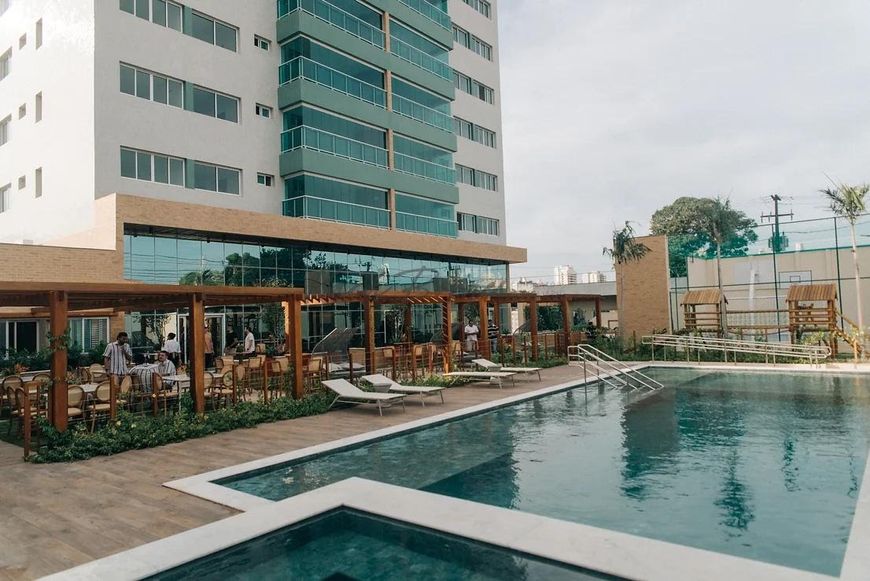 Apartamento em Lagoa Nova com 3 suítes