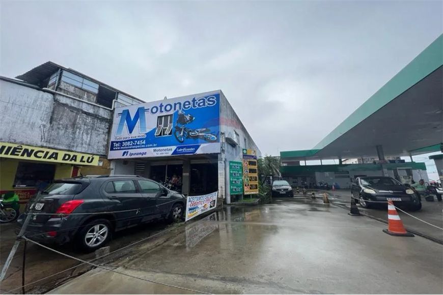 Prédio comercial no Alecrim com Kitnets.