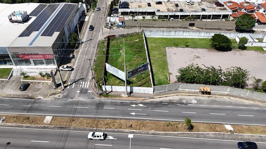 Terreno na BR 101, na Marginal 700 m2, esquina.
