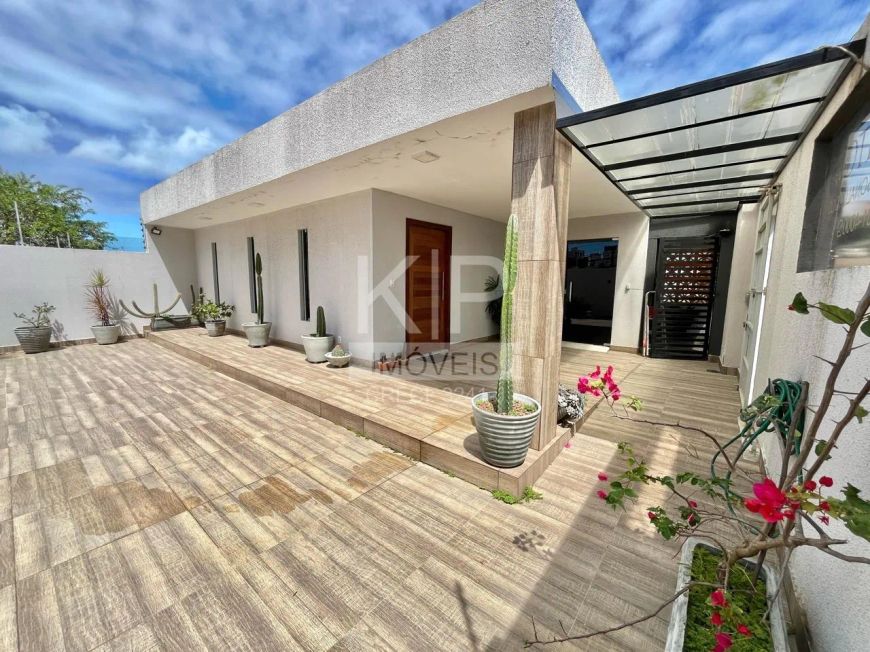 Vendo Casa Com. no Barro Vermelho: 5 Salas, Segurança, Sustentabilidade e Localização Estratégica!