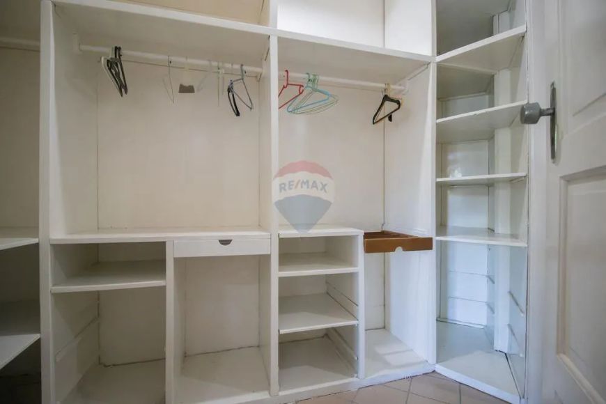 Apartamento em Capim Macio 4 quartos