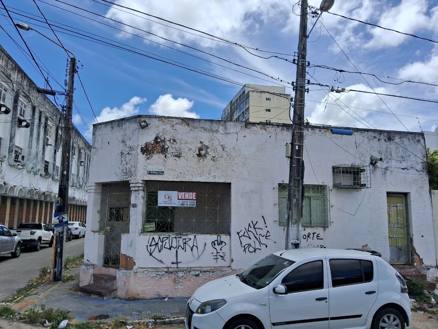 Casa/Terreno de esquina para venda, atrás das Americanas, centro de Natal. Rua Felipe camarão, 741