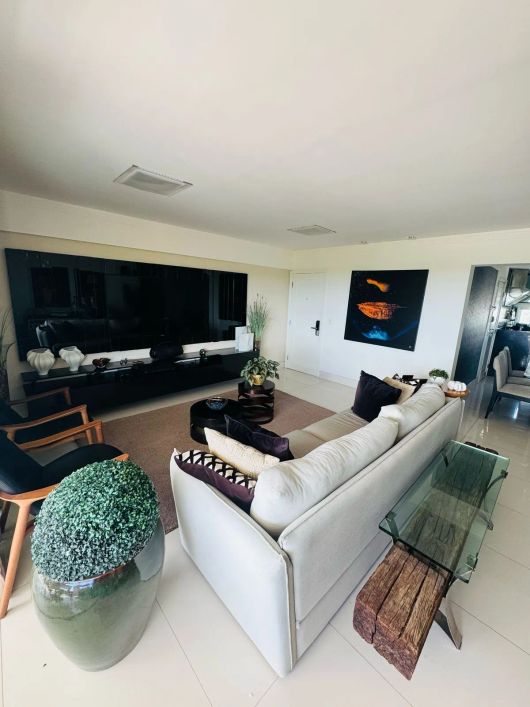 Apartamento em Capim Macio - 155m²