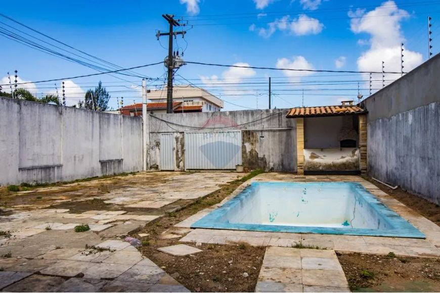 Casa à venda em Capim Macio – Espaço, versatilidade e localização estratégica