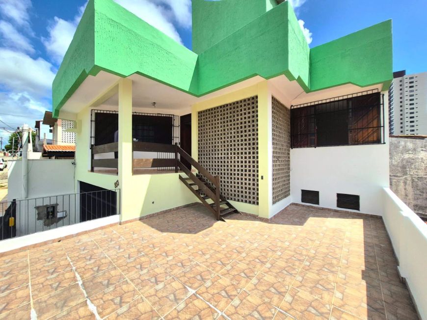 CASA DUPLEX COM 5/4 NO BARRO VERMELHO