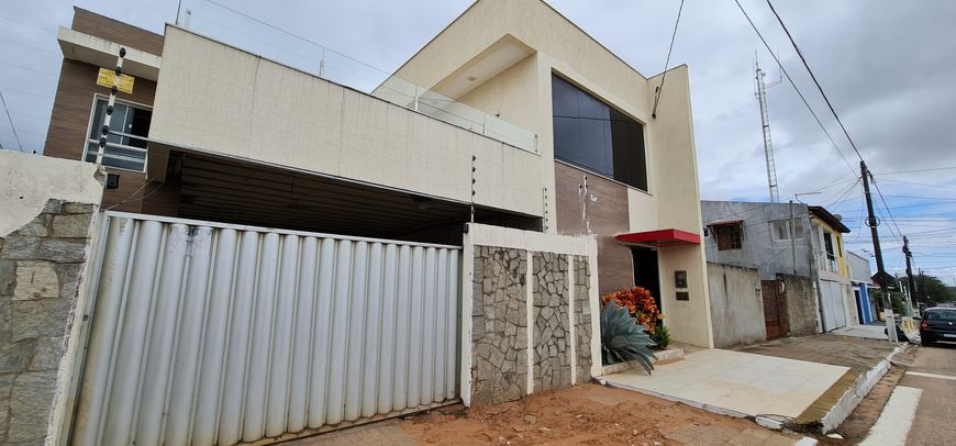 🏢 Oportunidade Única: Imóvel Comercial na Avenida dos Xavantes, Pitimbú! 🌟