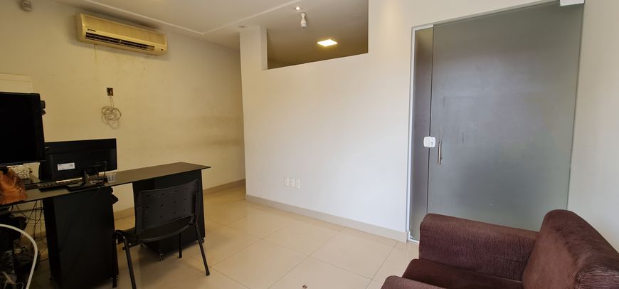 🏢 Oportunidade Única: Imóvel Comercial na Avenida dos Xavantes, Pitimbú! 🌟