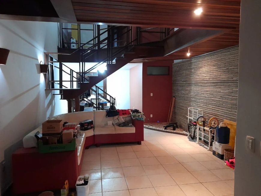 Casa para venda possui 170 metros quadrados com 5 quartos em Tirol - Natal - Rio Grande do Norte