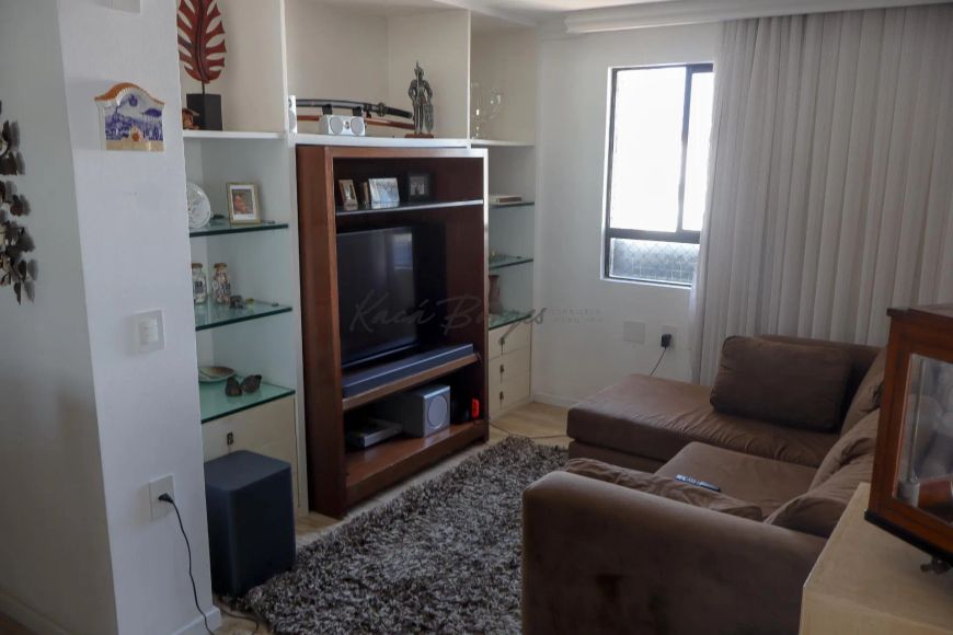 Apartamento 1 por andar com 234m², 3 suítes e 3 vagas