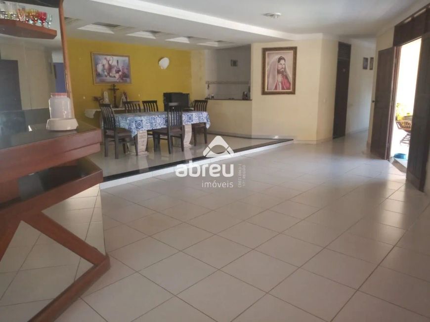 Excelente casa em Capim Macio