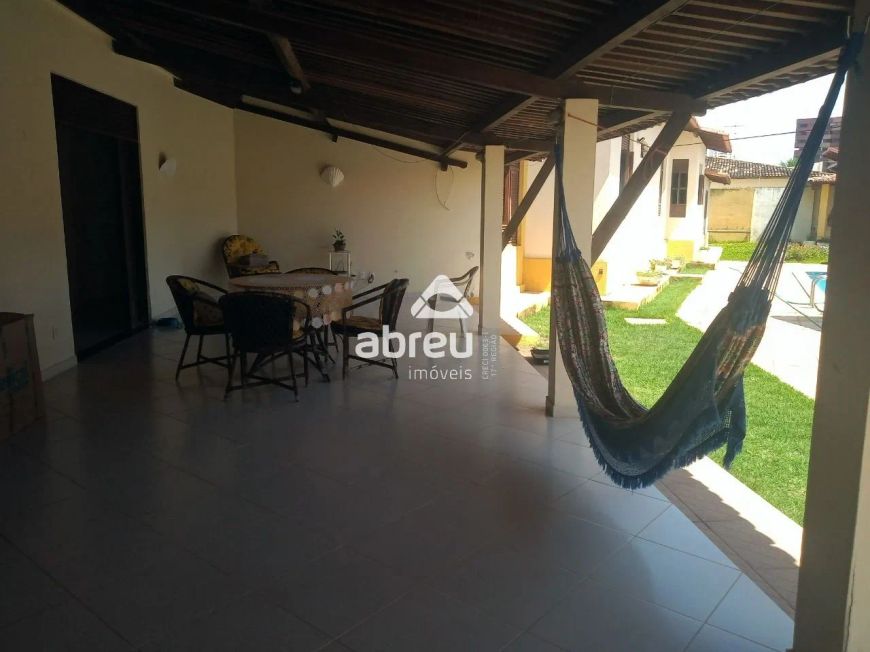 Excelente casa em Capim Macio