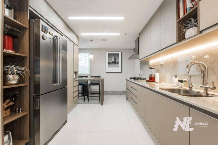 Apartamento com 150m² 3suites MOBILIADO - Em Petrópolis