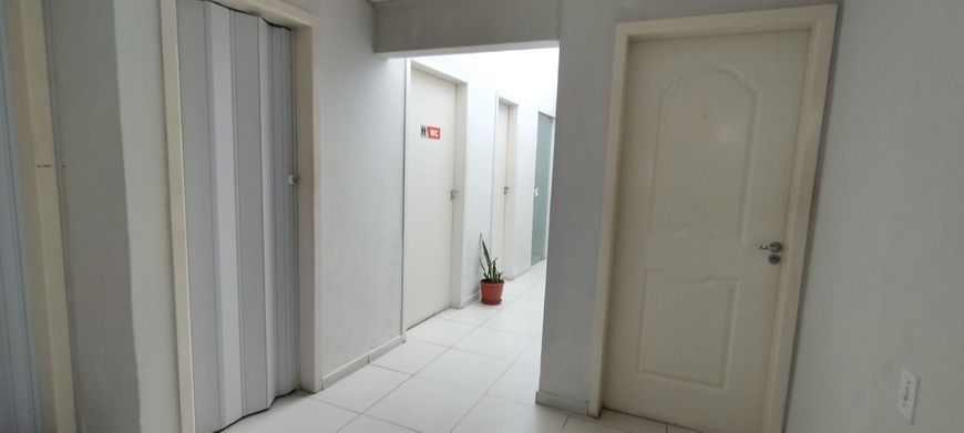 Vendo casa Ampla que serve para Moradia ou Comércio, 244 m² por R$ 390.000 em Petrópolis