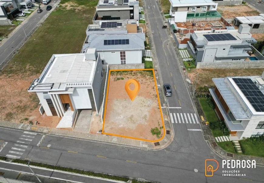 Lote de esquina com 350 m2 - Sunset Boulevard - Financiavel - Ventilado - No inicio do cond.