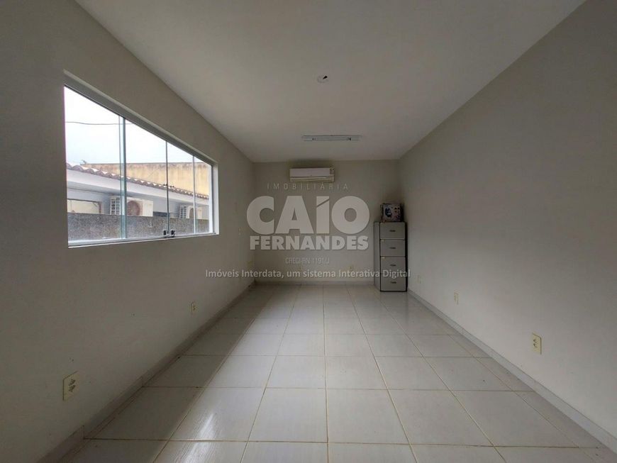 Prédio comercial em Lagoa Nova