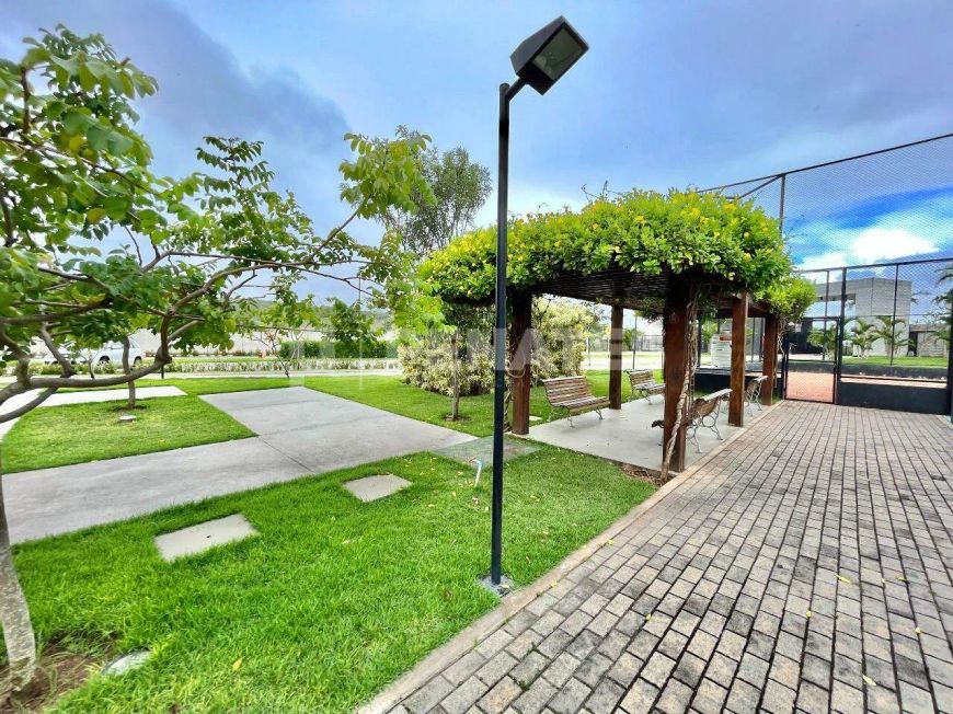 Lote de esquina no Sunset Boulevard. Aceita Financiamento