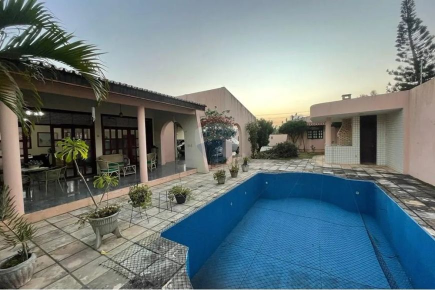 Casa em Candelária com 6 Quartos e 7 Banheiros