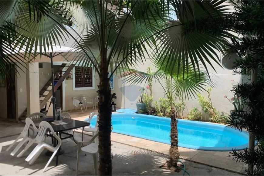 Casa Reformada no Barro Vermelho, Natal - 5 Quartos e Piscina