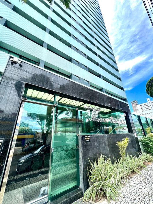 Apartamento para venda tem 386m, com 4 suítes, todo no mármore