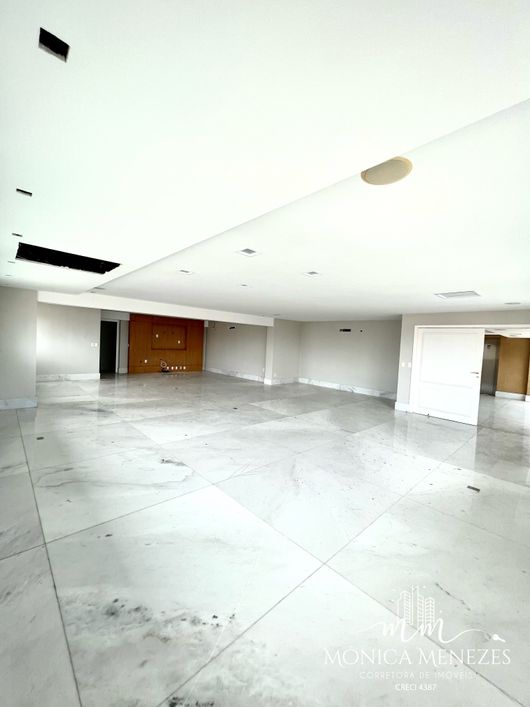 Apartamento para venda tem 386m, com 4 suítes, todo no mármore