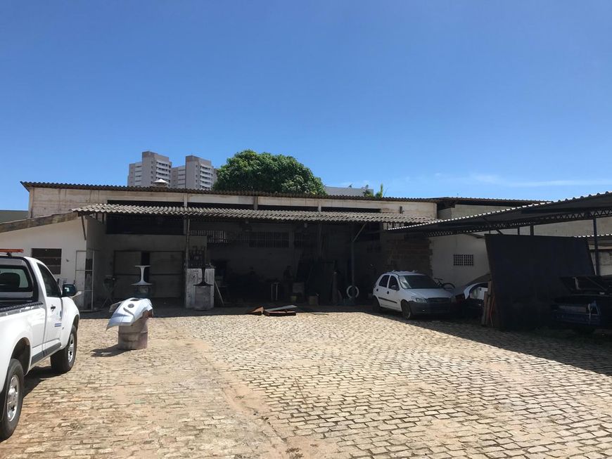 Imóvel para venda tem 1000 metros quadrados em Candelária - Natal - RN