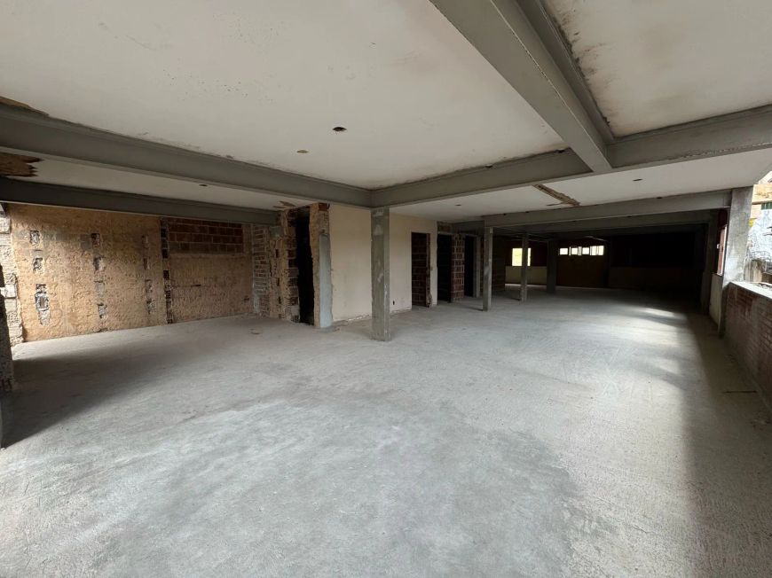 Excelente Imóvel Comercial Para Clinicas e Escritórios com 375m² de área construída.
