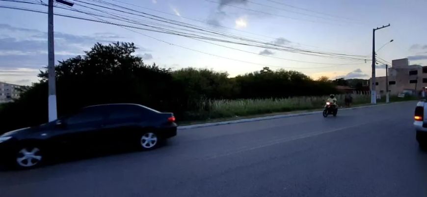 Terreno à venda, 3240 m² por R$ 1.620.000,00 - Planalto - Natal/RN