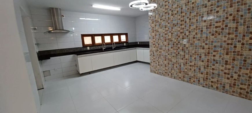 Imóvel para venda tem 239 metros quadrados com 3 quartos em Pitimbu - Natal - RN