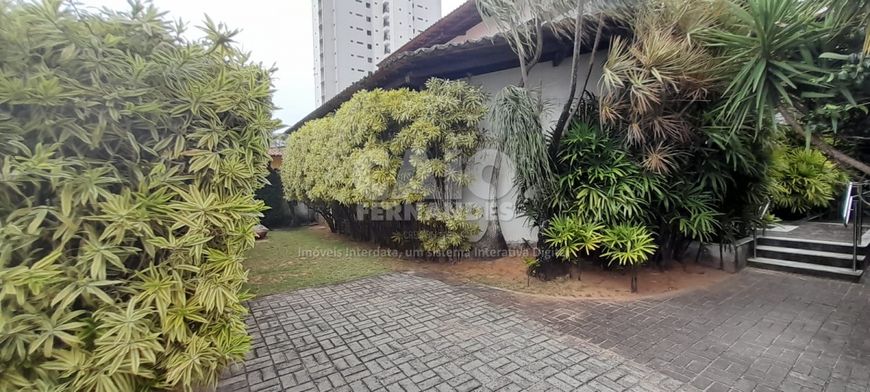 Prédio comercial em Lagoa Nova