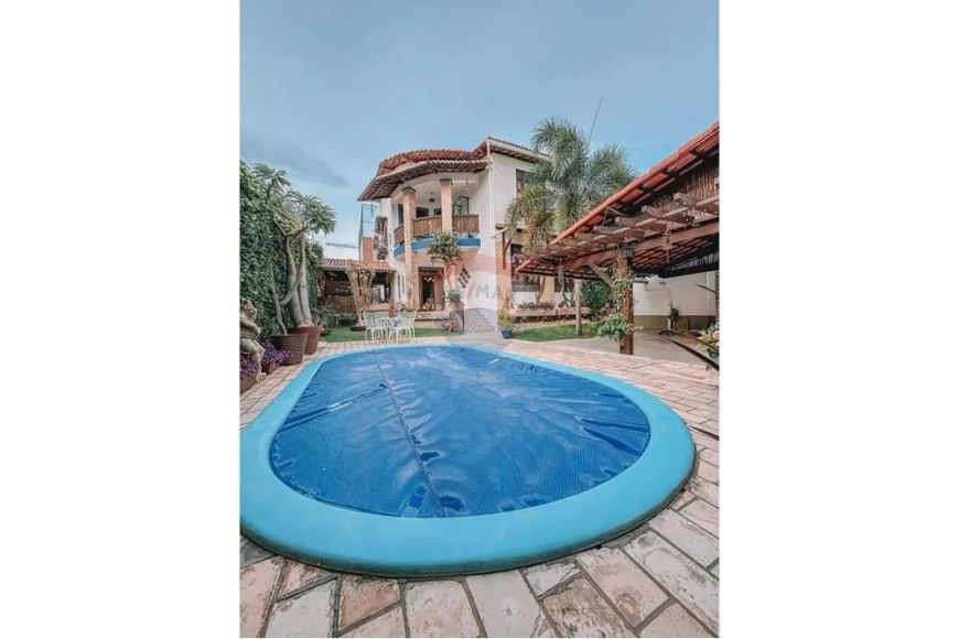 Linda Casa Duplex com Piscina e Churrasqueira à Venda em Capim Macio, Natal-RN