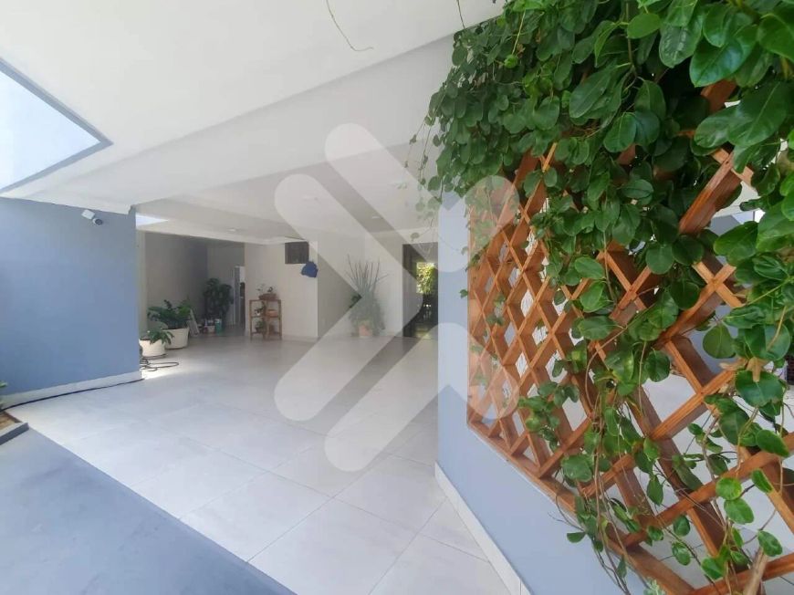 Casa à venda em Capim Macio (Natal/RN) | 5 suítes - 335m²