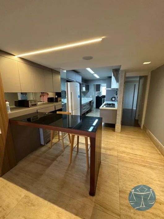 APARTAMENTO PARA VENDER EM AREIA PRETA COM TRÊS SUÍTES
