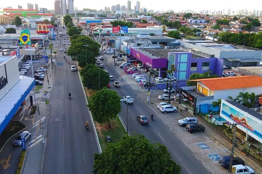 Esquina comercial visionária na Av. Engenheiro Roberto Freire disponível para venda!!!!