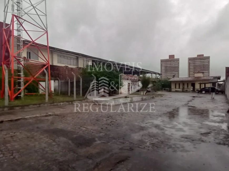 Terreno à venda com 1.322m², com Casa, Renda Mensal de R$ 3mil em Dix-Sept Rosado - Natal/RN