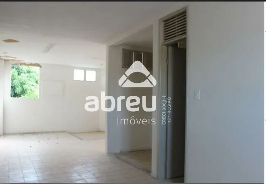 Prédio Comercial em Lagoa Nova.